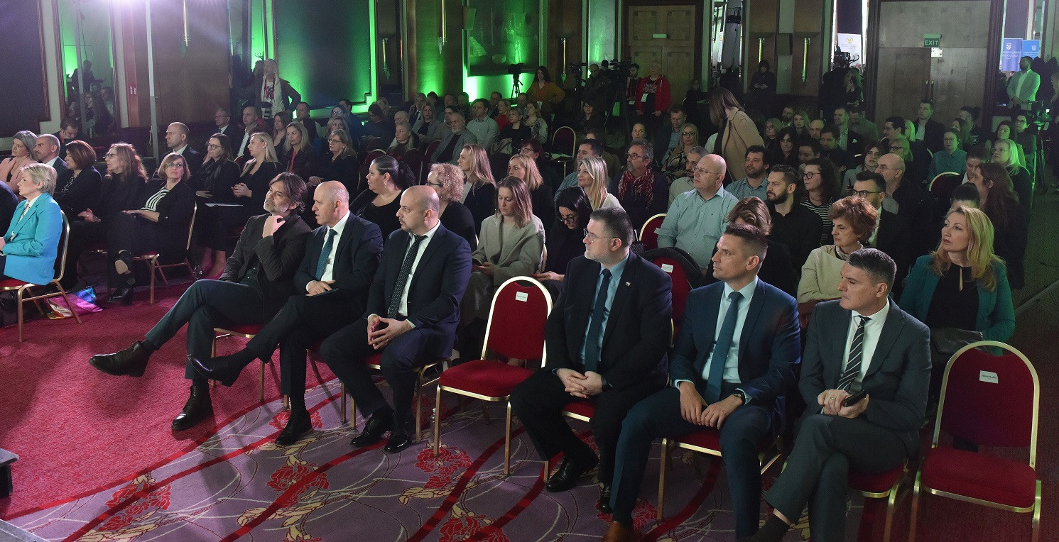 konferencija.jpg