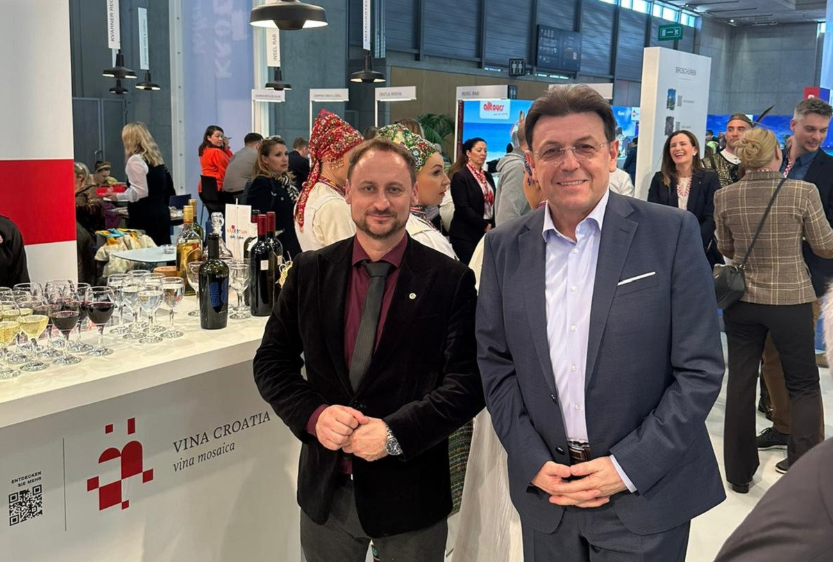 Mario Meštrović, sommelier i Luka Burilović,predsjednik HGK.jpg