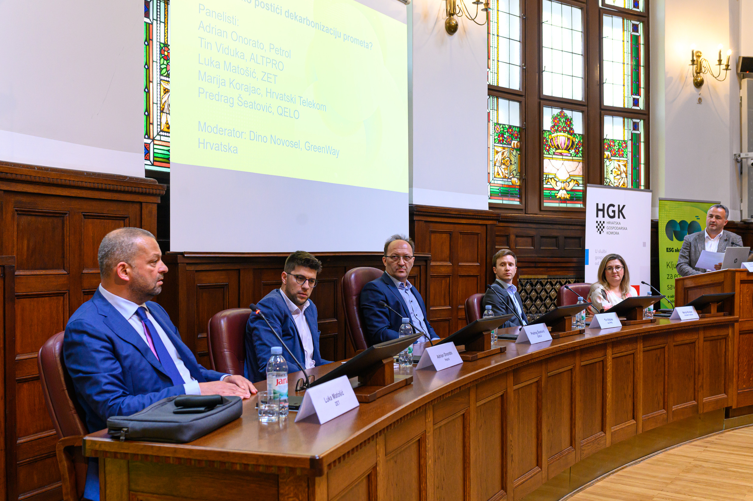 panelisti Matošić, Onorato, Šeatović, Viduka, Korajac i moderator Novosel2.jpg