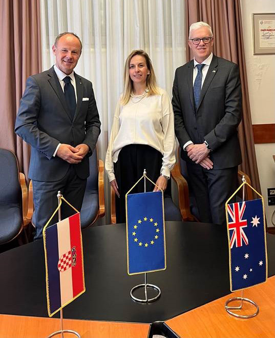 posjet australijskog veleposlanika ŽK Split -1.jpg