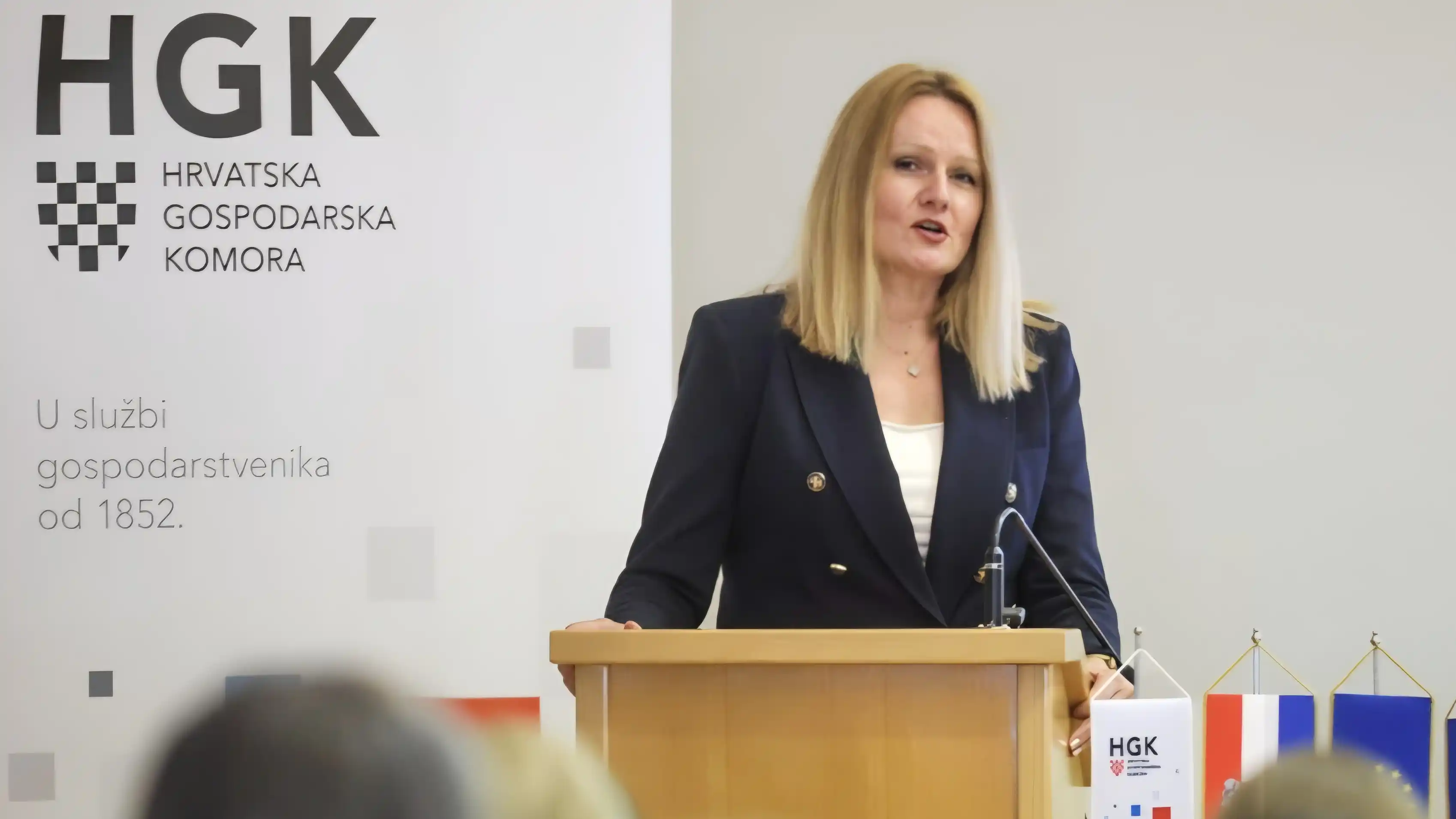 Renata Lohajner.jpg