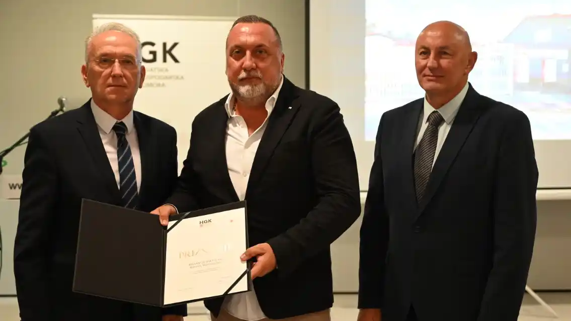 Tihomir Babić, predsjednik ŽK Sisak, Boris Đurić, Maxam Detines d.o.o., Stjepan Ivoš, načelnik općine Martinska Ves.jpg